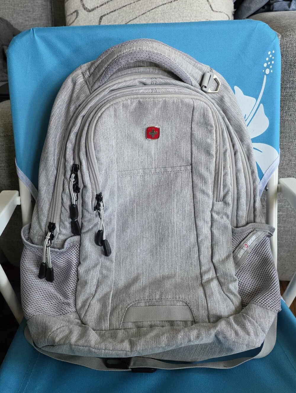 SwissGear Light Gray Men's Backpack - Durable Everyday Bag